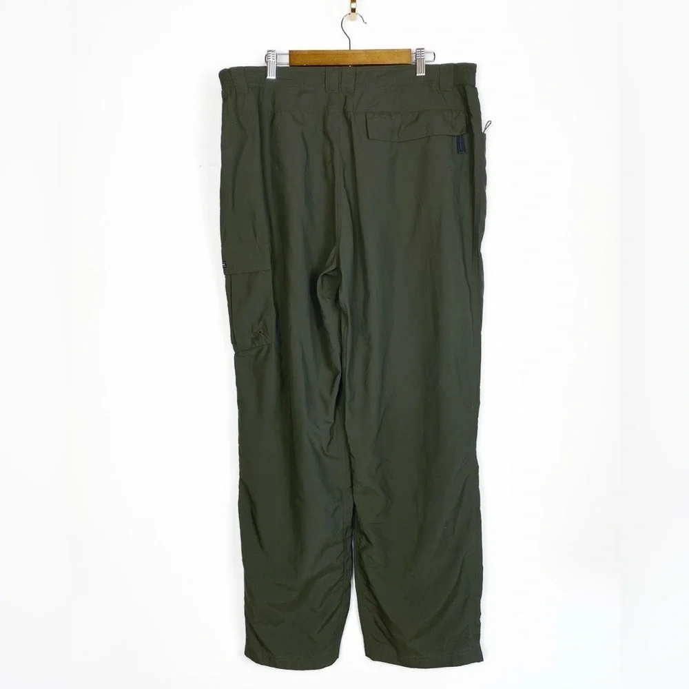 COLUMBIA Titanium Army Green Hiking Pants Mens size XL